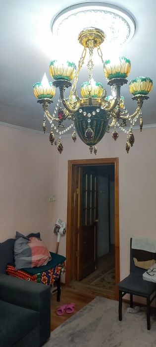 Продается люстра.