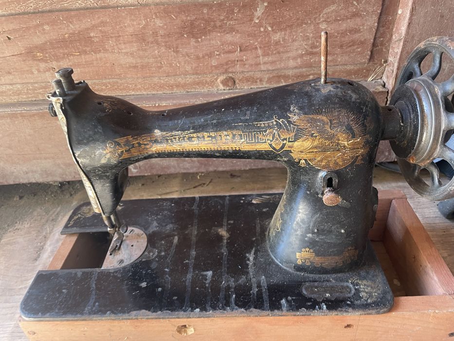 Mașini de cusut vintage fără masă