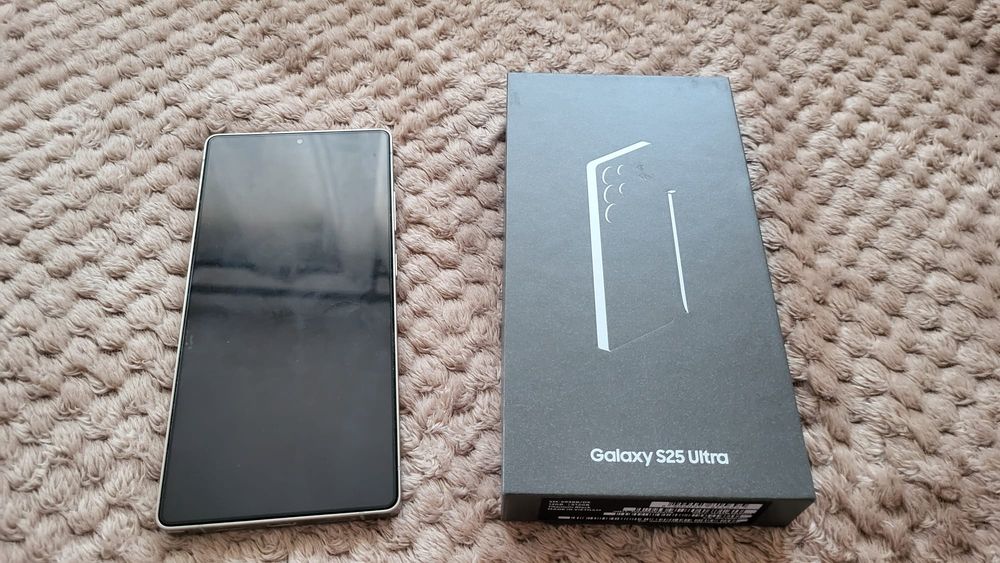Vând Samsung Galaxy S25 Ultra Urgent