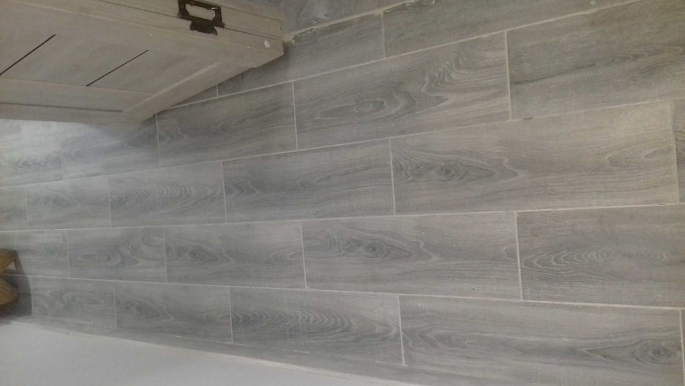 Плитка керамическая серая