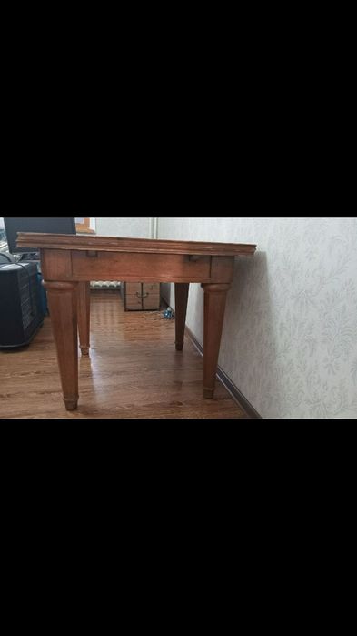 Стол дубовый, антикварный разм.98×98см, раскладной до 2метров.!