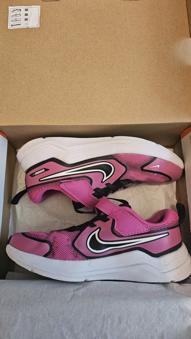 Adidasi NIKE fete măsura 33