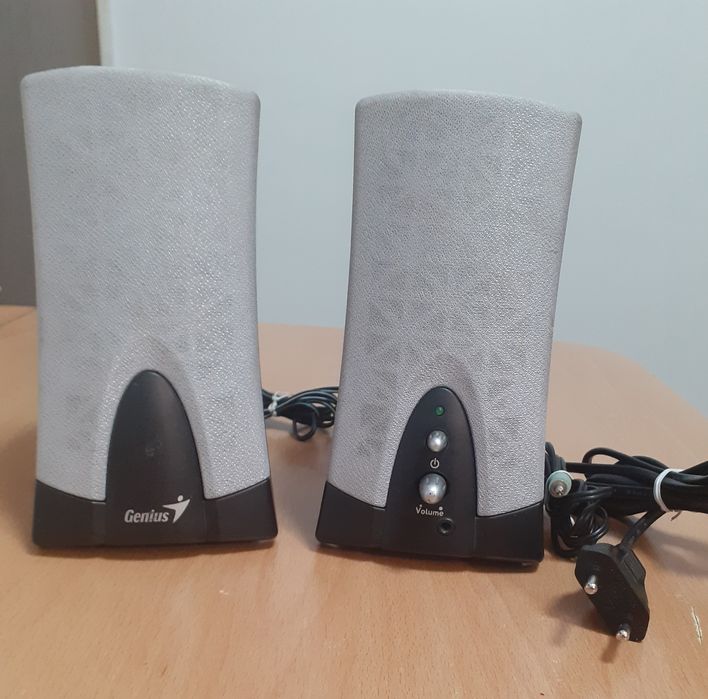 Vând Sistem de 2 Difuzoare Hifi  GENIUS Multimedia