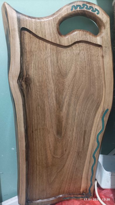 fund din lemn de nuc și rasina epoxidica