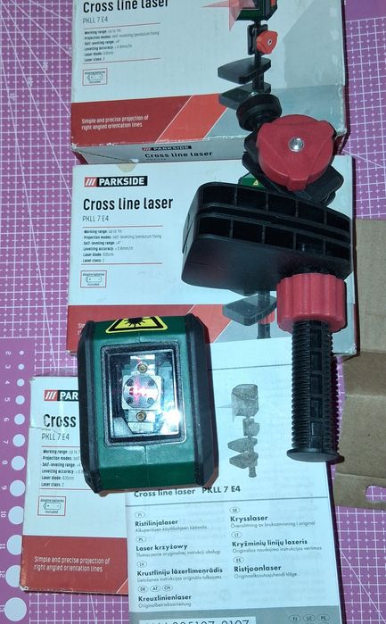 Лазерен нивелир със кръстосани линии Parkside PKLL 7 E4