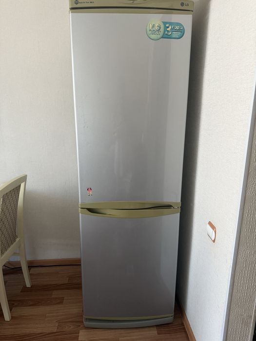 Продам холодильник