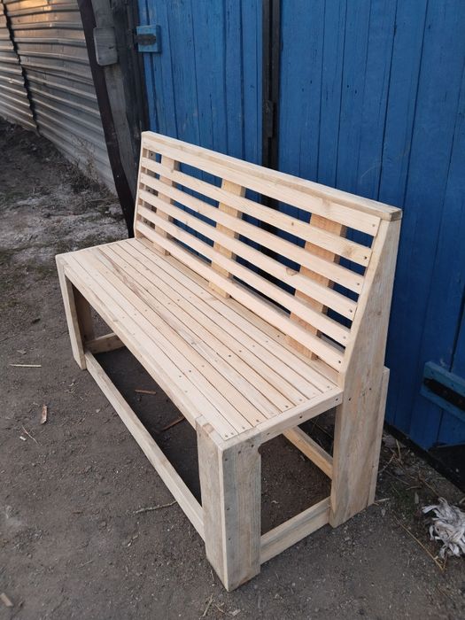 Лавочка новая струнная .