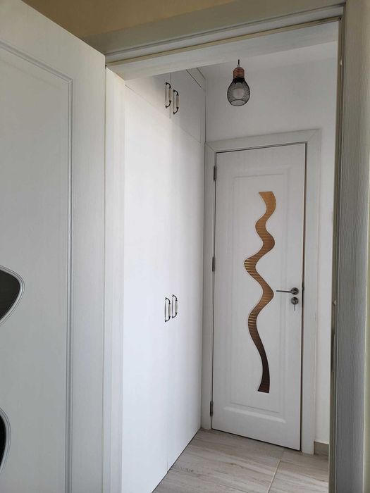 Particular,vand apartament 2 camere,semidecomandat,zona Astra