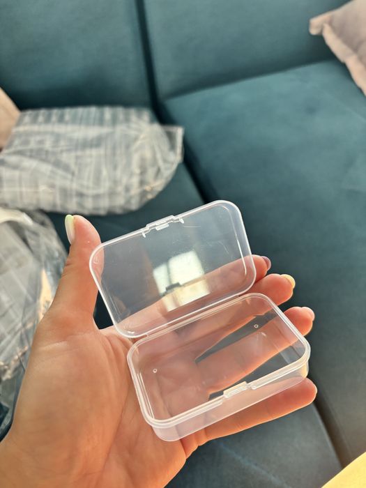Vand un set de cutii de plastic-60 bucati
