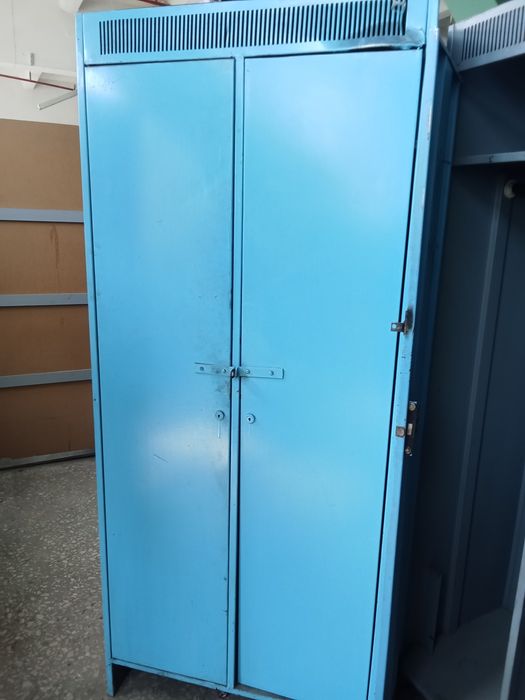 Продам шкафчики железные