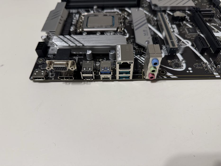 Kit placa de baza Asus Prime B760-Plus DDR5 + procesor intel Core i7 12700KF