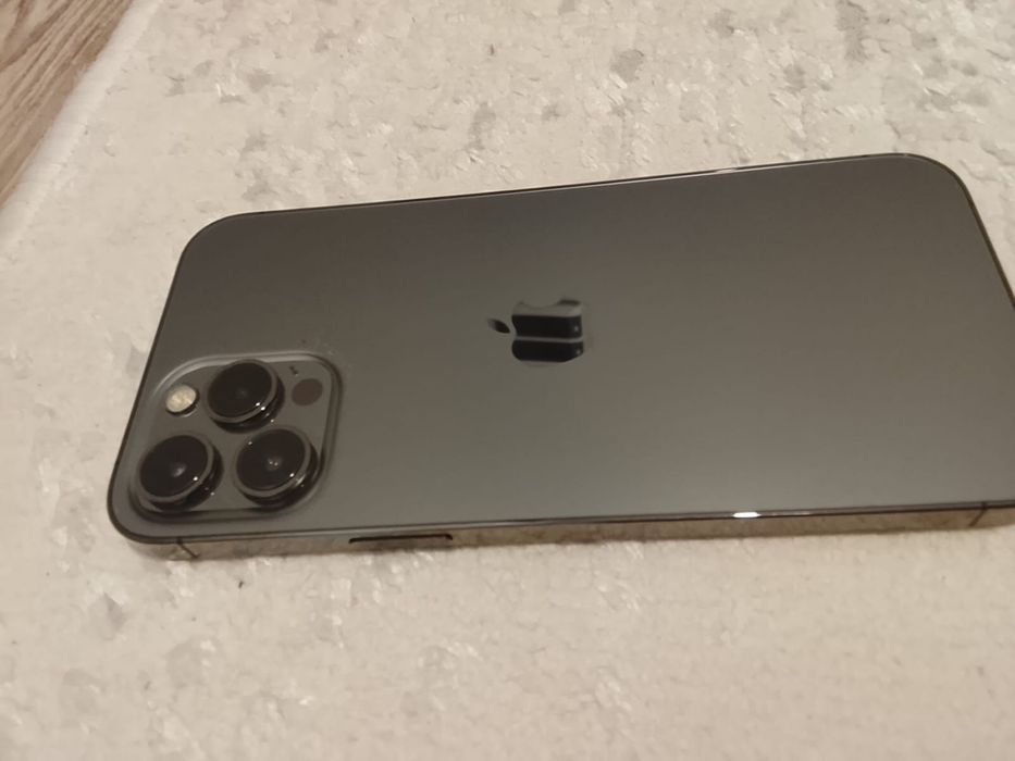 Телефон IPhone 12pro max