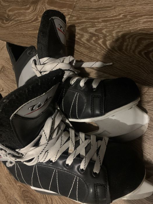 Продам коньки 41 размер