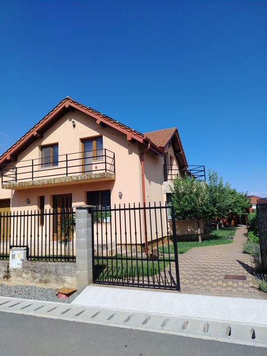 Casă 4 camere Păulești