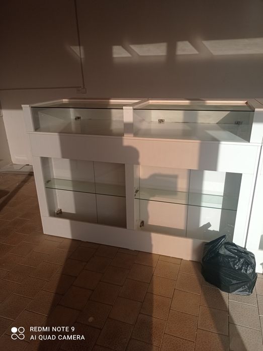 Vitrena sotiladi Mebelniy ofisga zõr yarashadi