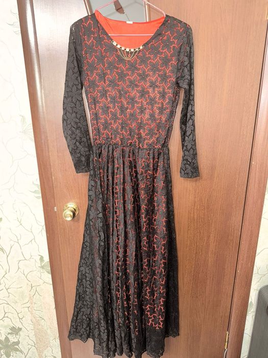 Платье женское праздничное