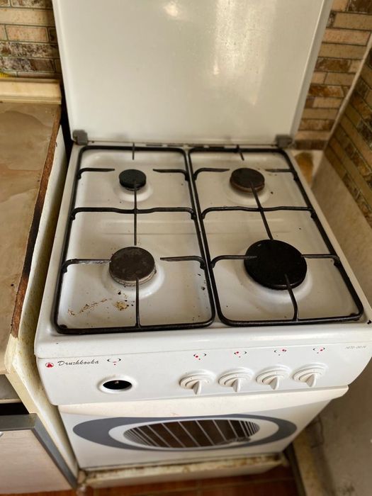 Продам Газовую плиту