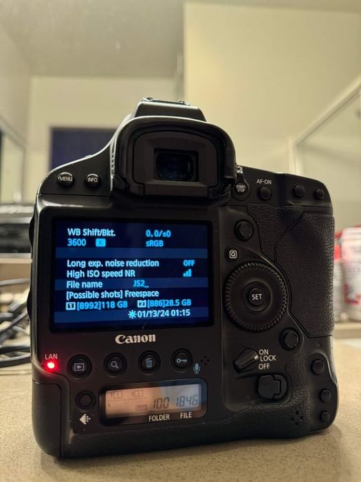 Canon 1DX Mark II - Body DSLR Full Frame profesional + carduri