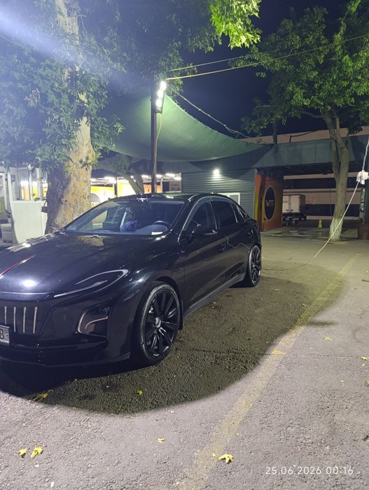 Hongqi EQM 5 сотилади