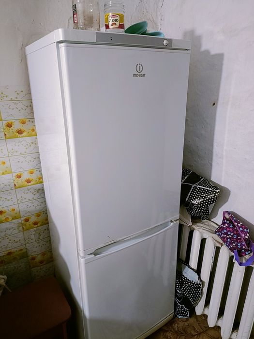 Холодильник б/у продам