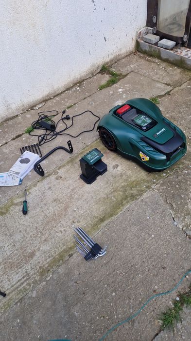 Robot tuns iarba Parkside nou