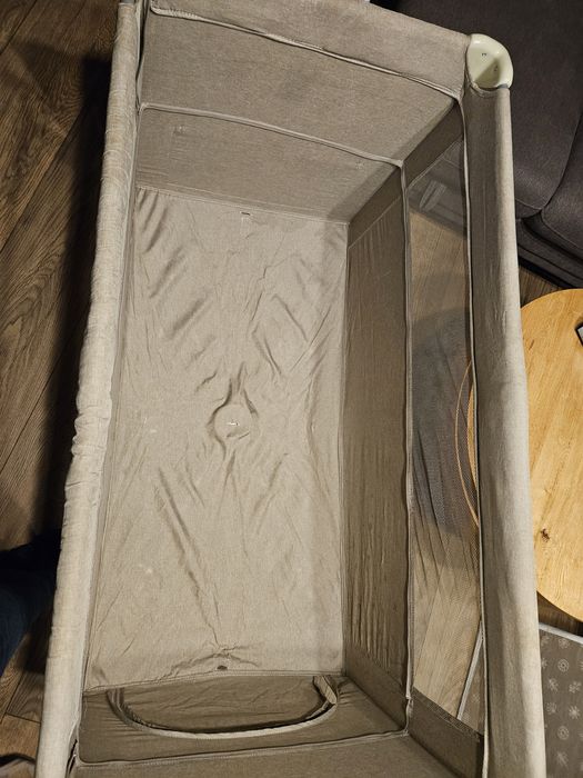 Сгъваема кошара Chipolino тип Next to me на две нива  с матрак