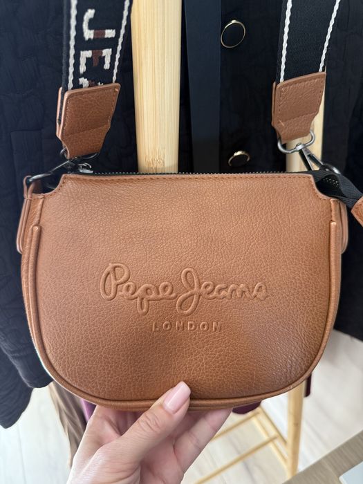 Pepe jeans чанта от еко кожа