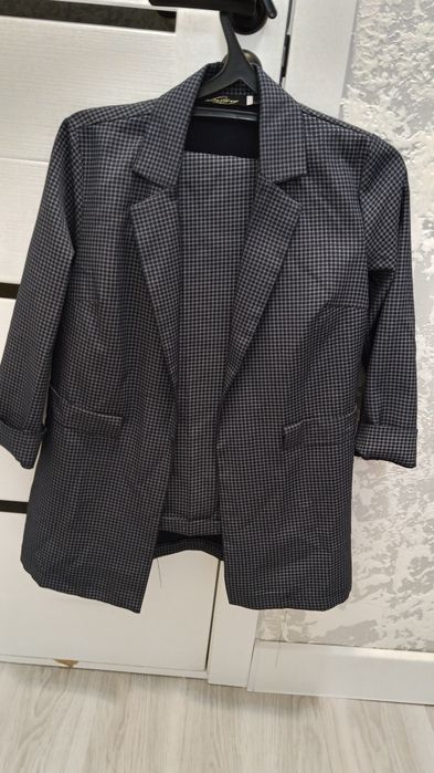 Костюм женский + пиджак