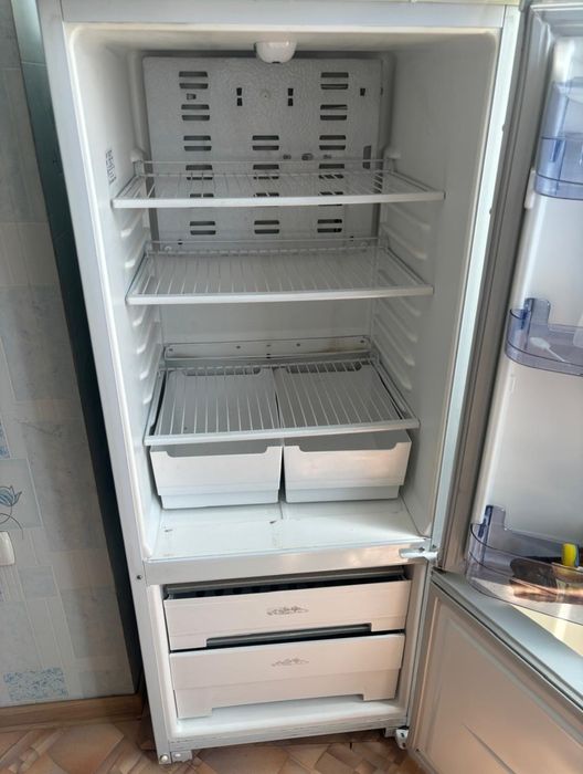 Продам холодильник