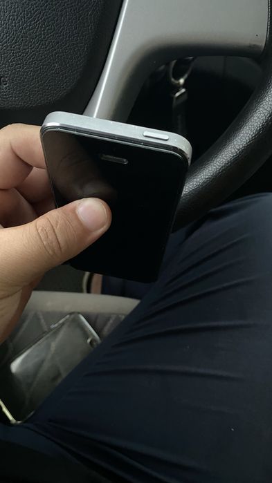 Продам iPhone 5s 64 ГБ