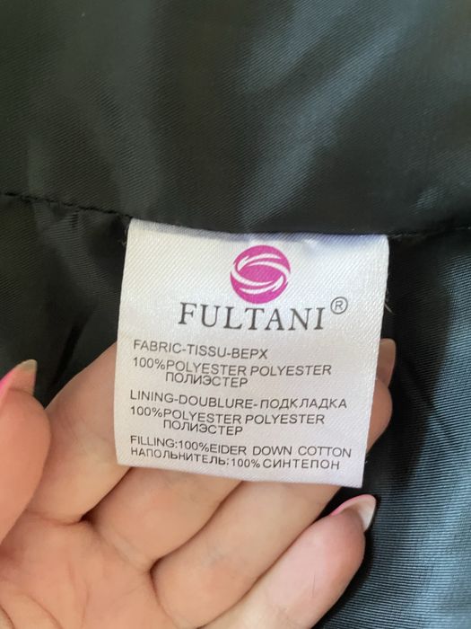 Продам плащь очень красивый