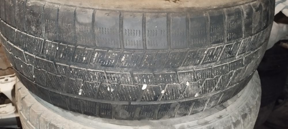 Продам шины 215/55/17