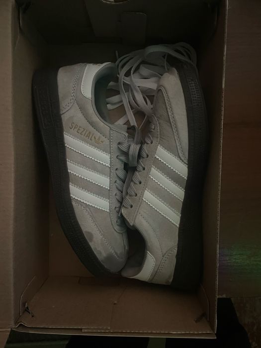 Срочно продам кроссовки