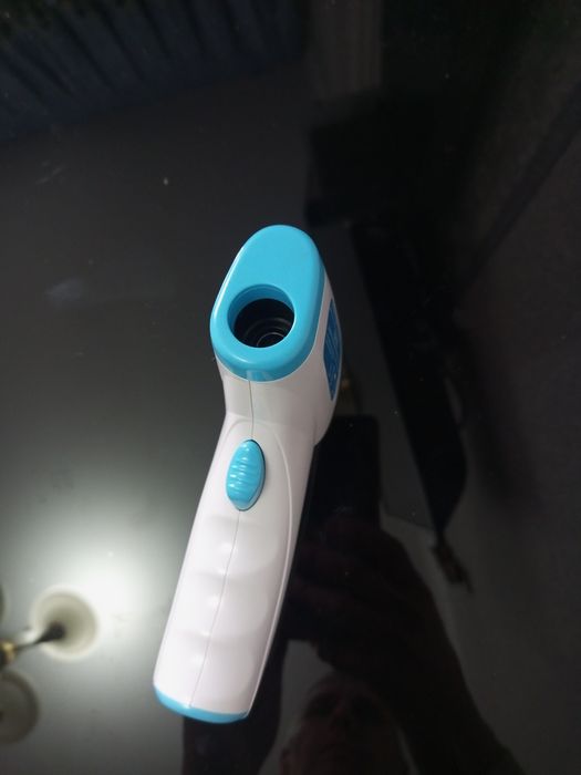 Продам бесконтактный градусник.