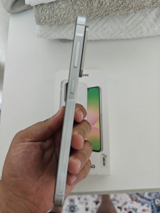Продам Samsung A56 8/128GB White