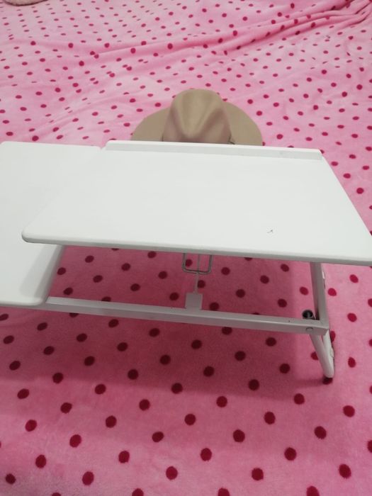 Masa laptop in stare foarte buna