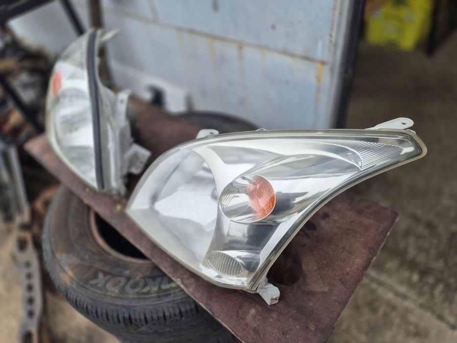 Фарове за toyota land cruiser j120