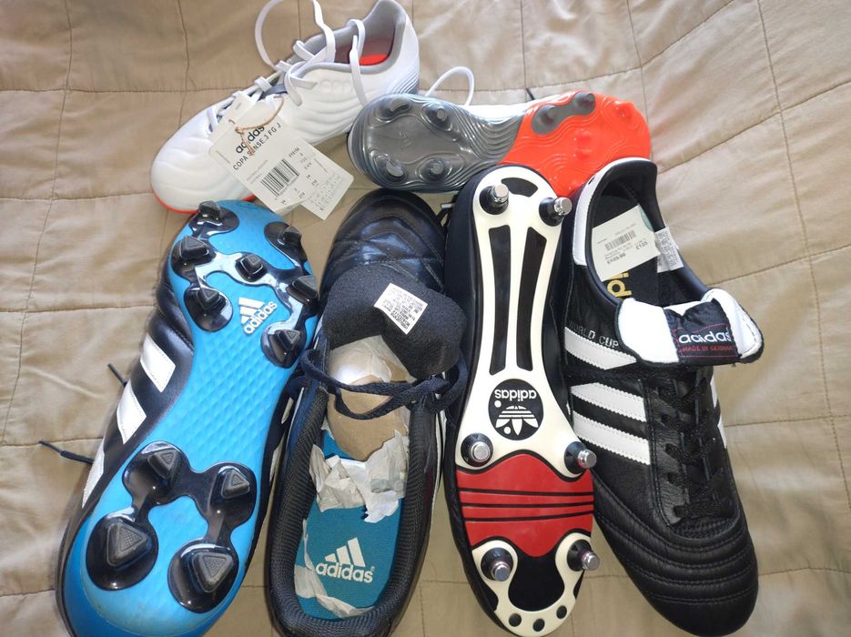 Футболни обувки чисто нови