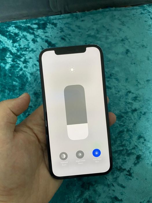 Айфон 12, 64 гб без коробки!