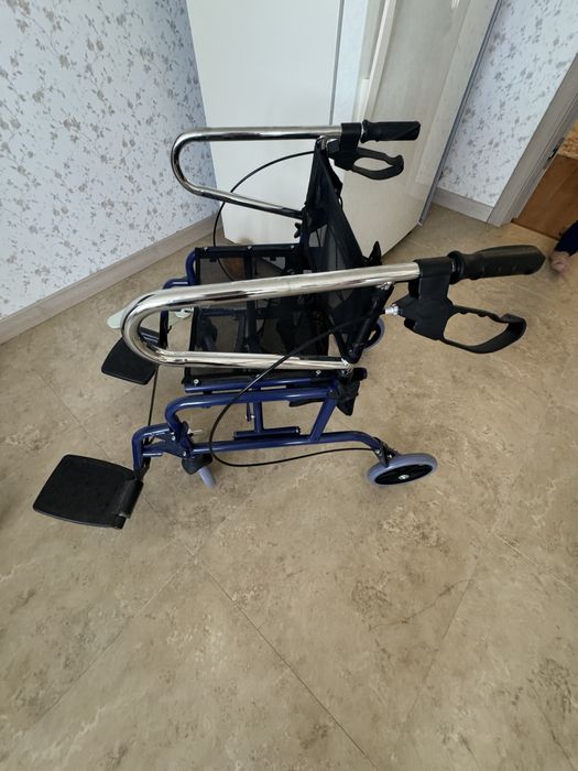 Продам инвалидную коляску