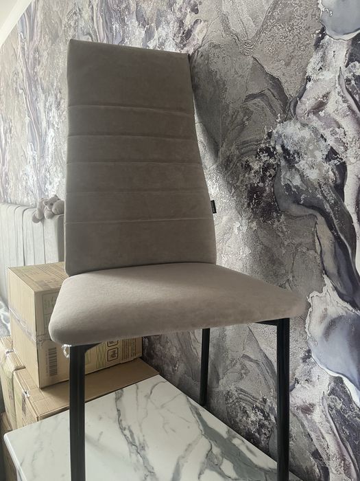 Продам новые стулья