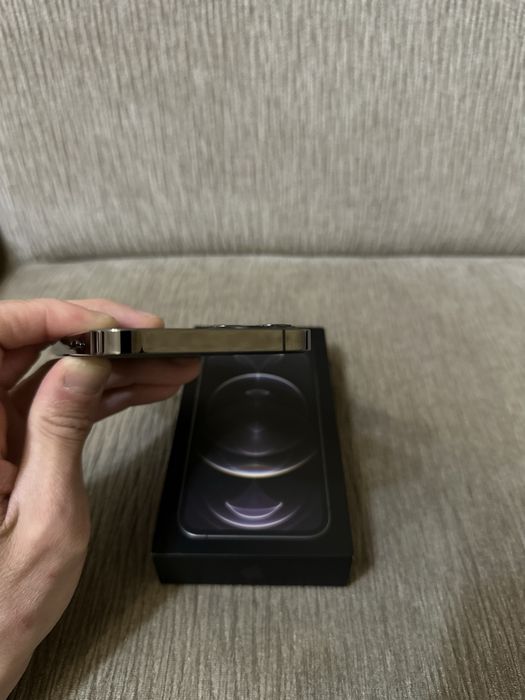 Айфон 12 pro 256gb.