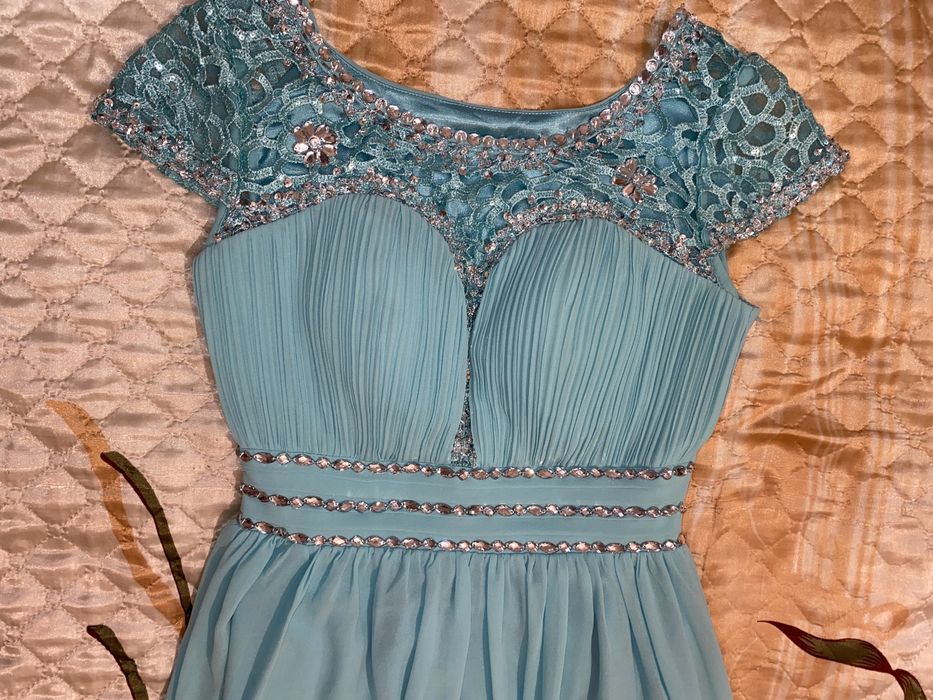 Платье вечернее