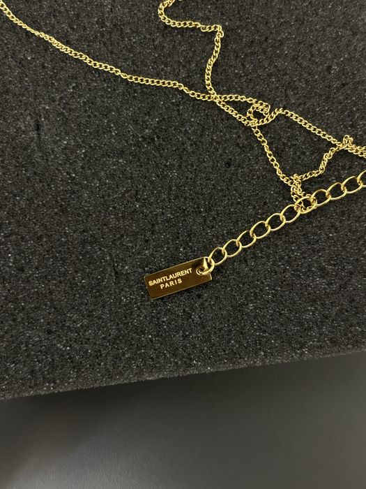 Lanț Saint Laurent Auriu Cu Pandantiv Logo YSL