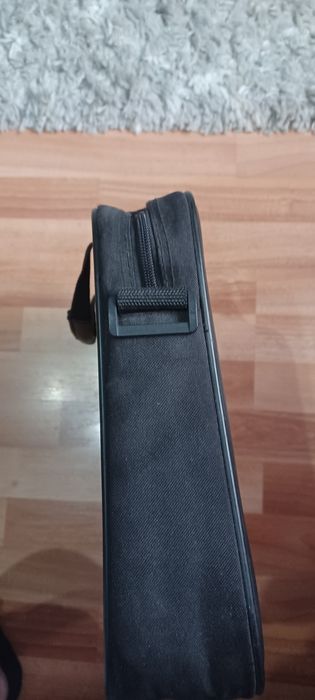 Geantă laptop     .