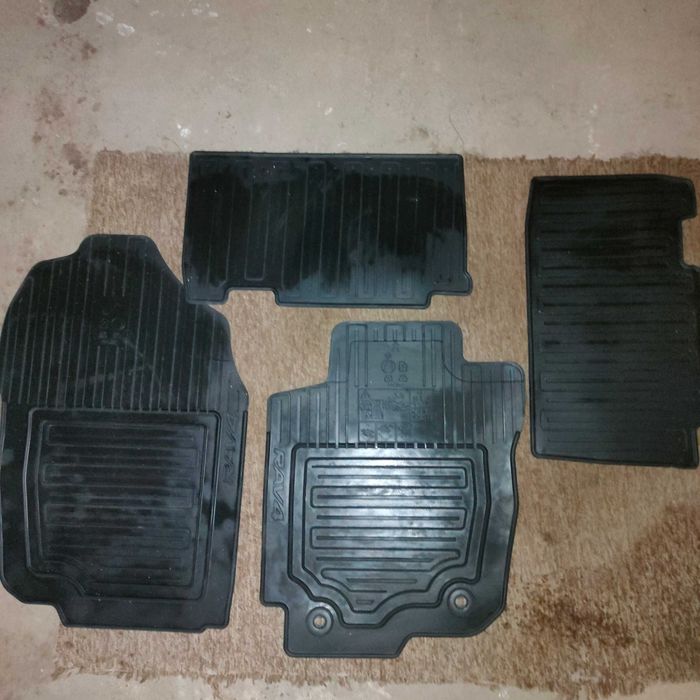 Коврики на  Toyota RAV4