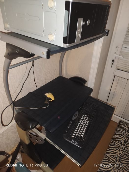 Стол компьютерный