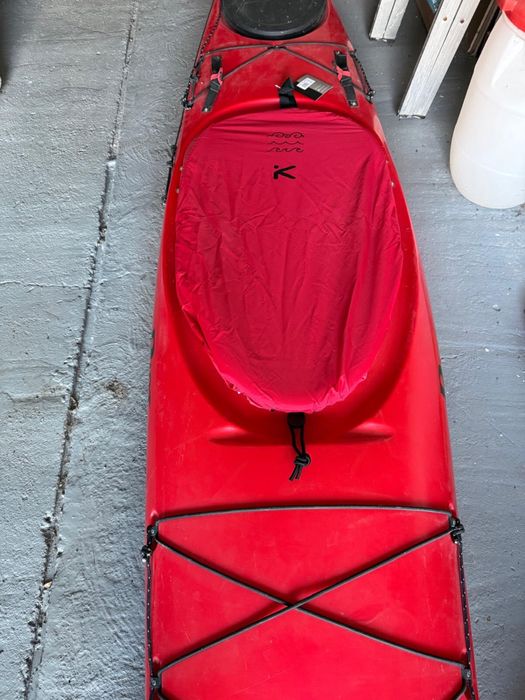Ocazie Caiac touring  Riot  Edge 15 cu cârmă, folosit ocazional, în stare foarte bună.