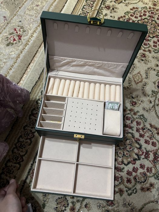 Шкатулка для украшений трехъярусная