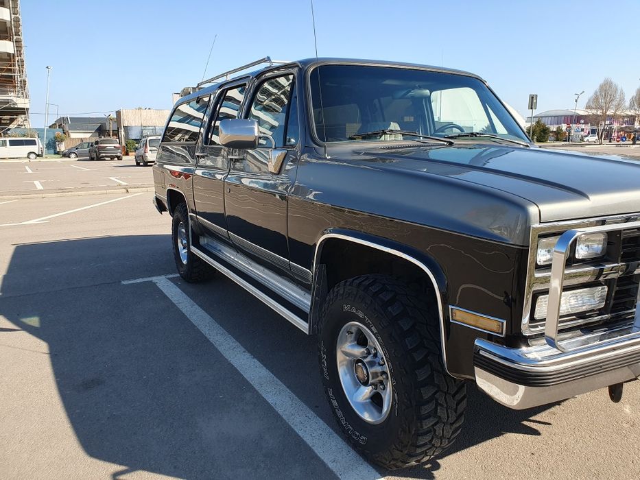 Chevrolet Suburban V2500, motor Corvette  V8 5,7L